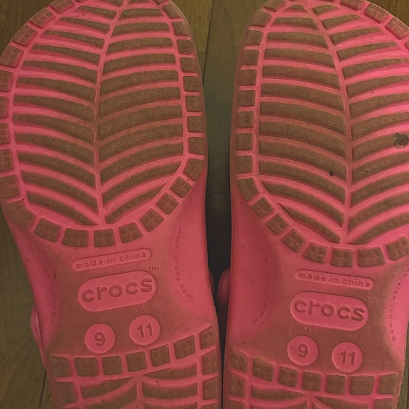 Pink Women’s Crocs with 5 charms - Picture 5 of 5